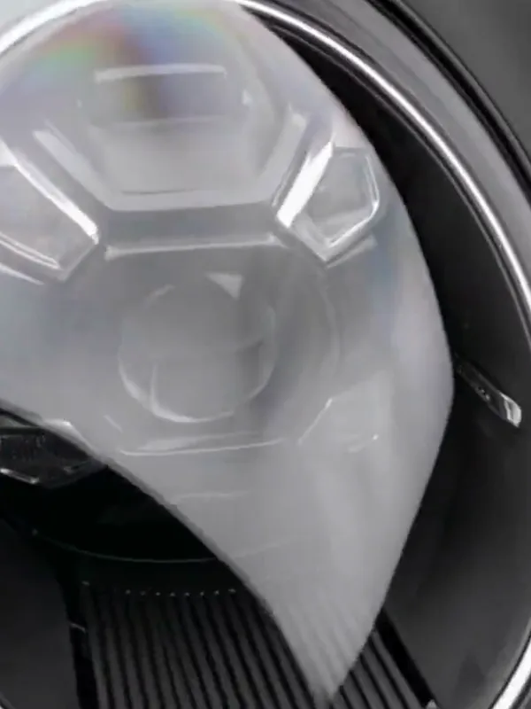 Campagna automotive, dettaglio del faro | DigitalX Studio